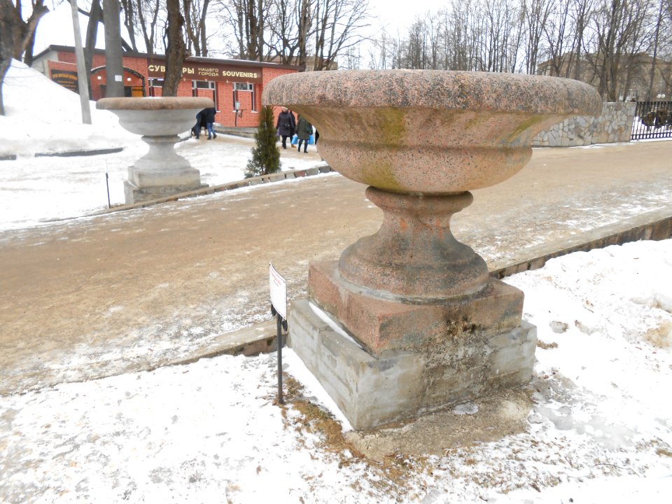 Granite vases of Mikeshin - 05