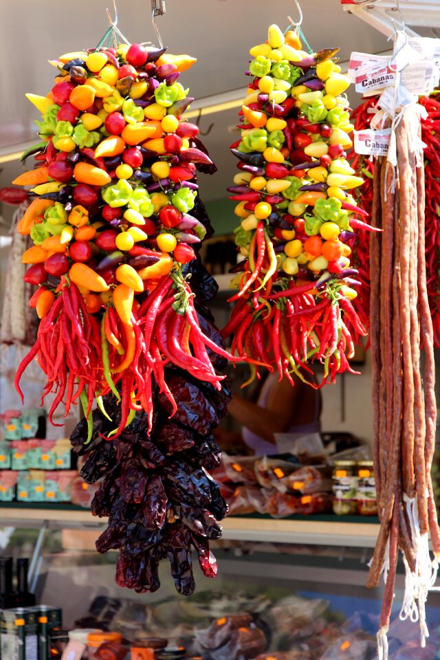 Pods food pepper