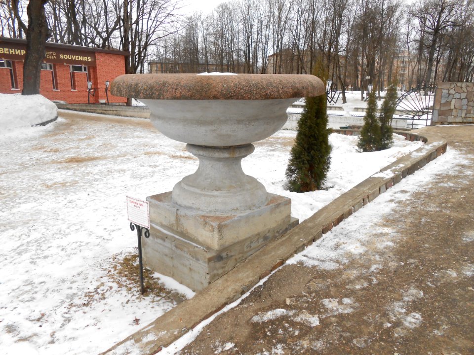 Granite vases of Mikeshin - 03