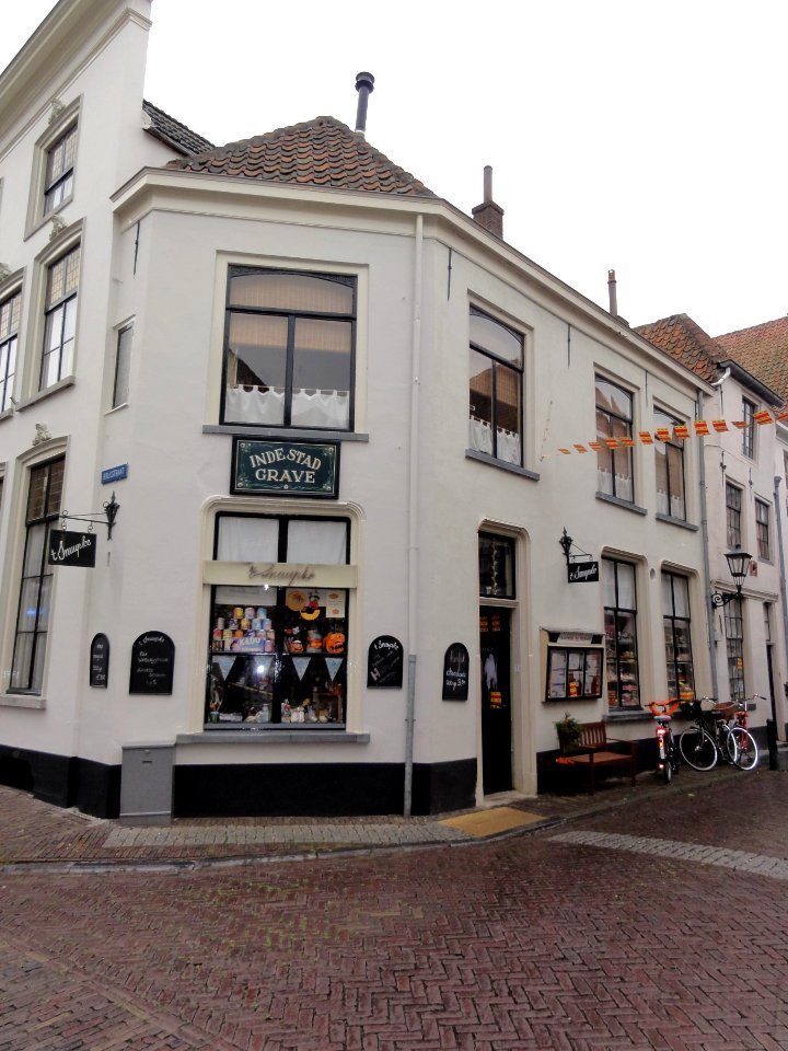 Grave Rijksmonument 17242 Hamstraat 2