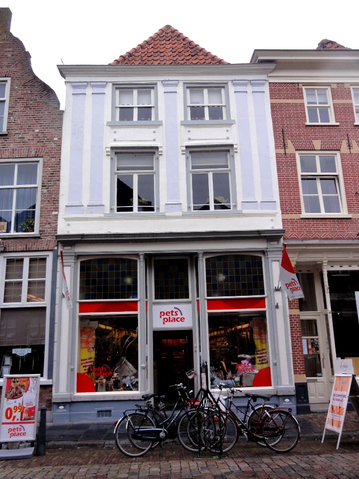 Grave Rijksmonument 17317 Rogstraat 18