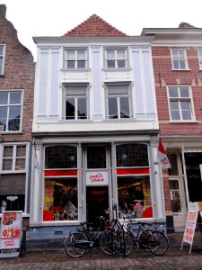 Grave Rijksmonument 17317 Rogstraat 18