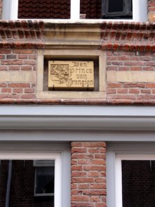 Grave Rijksmonument 17290 Oliestraat 6 gevelsteen