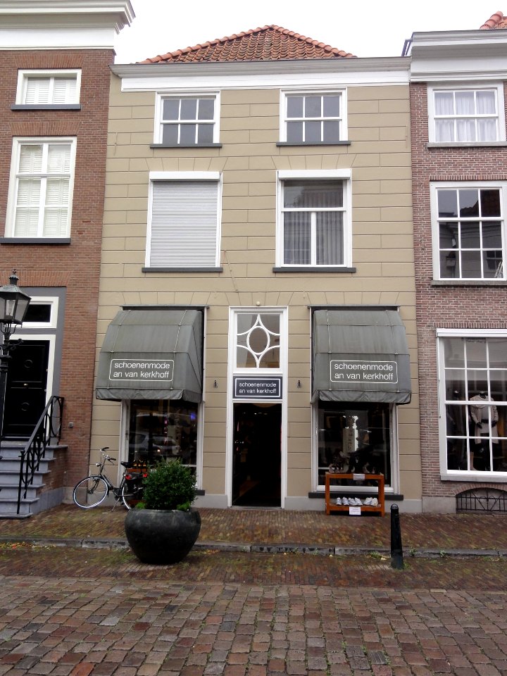 Grave Rijksmonument 17307 Rogstraat 45