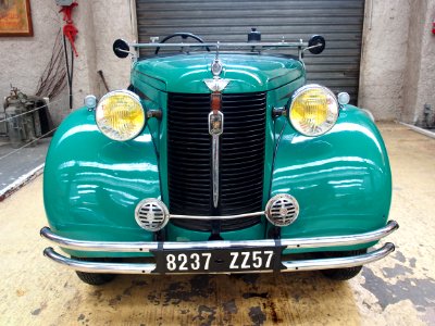 Green Austin convertible pic5