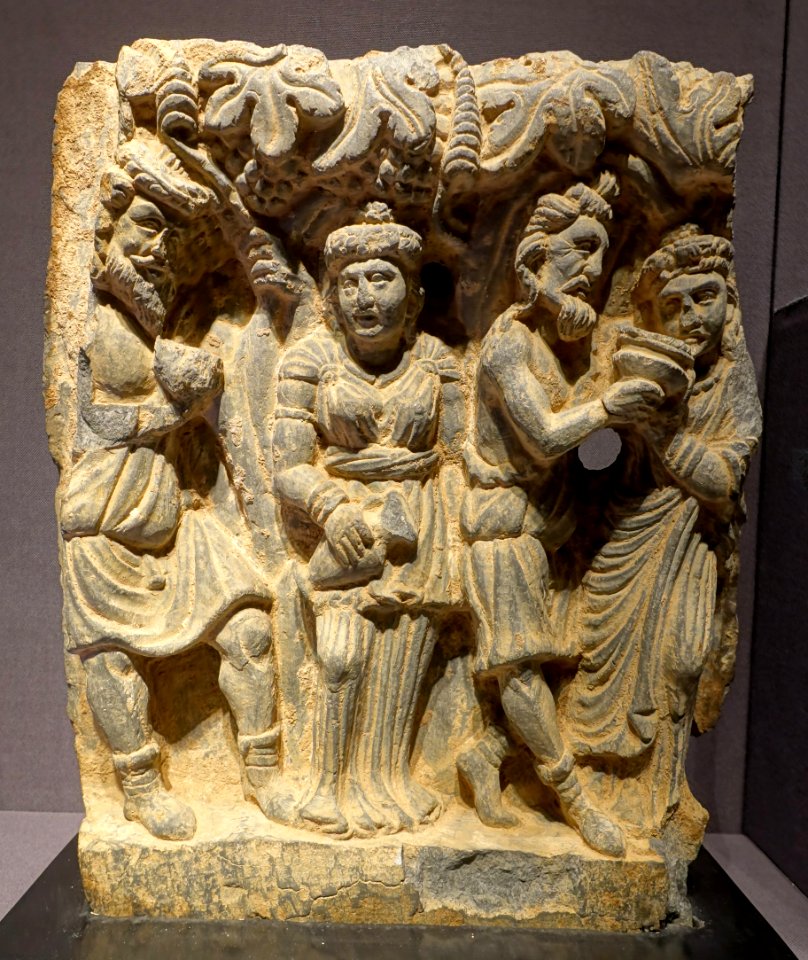 Grape harvest, Peshawar, Pakistan, Kushan dynasty, 100s AD, schist - Tokyo National Museum - Tokyo, Japan - DSC08644
