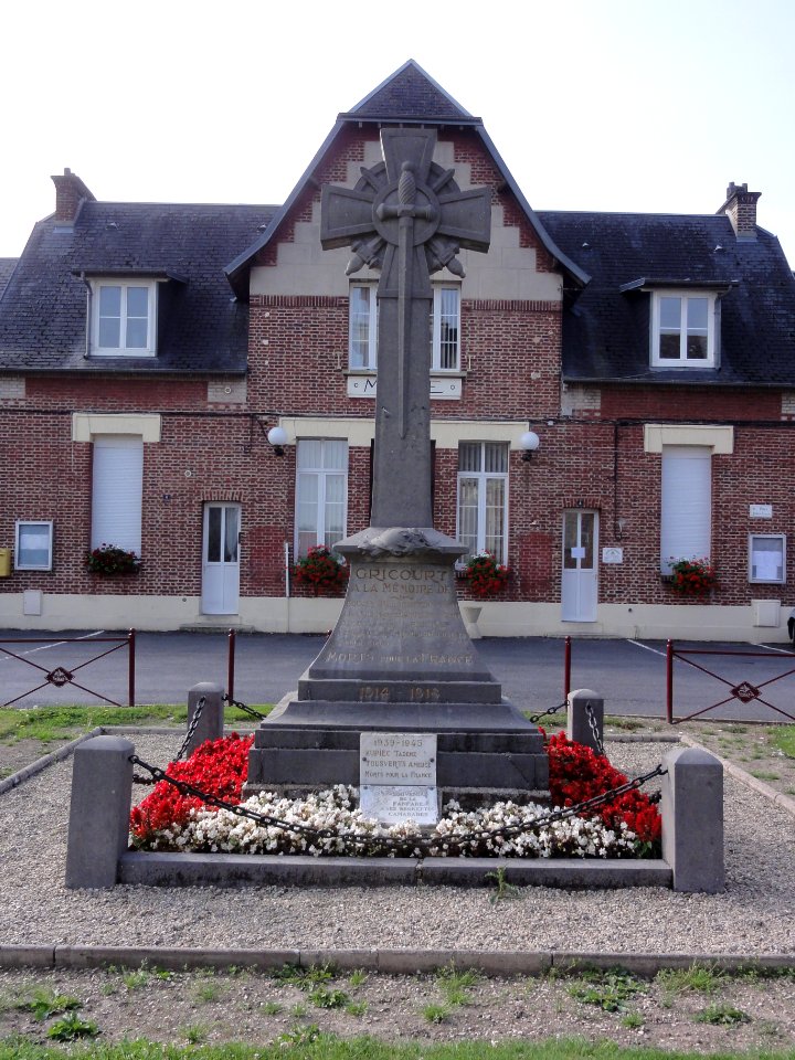 Gricourt (Aisne) monument aux morts