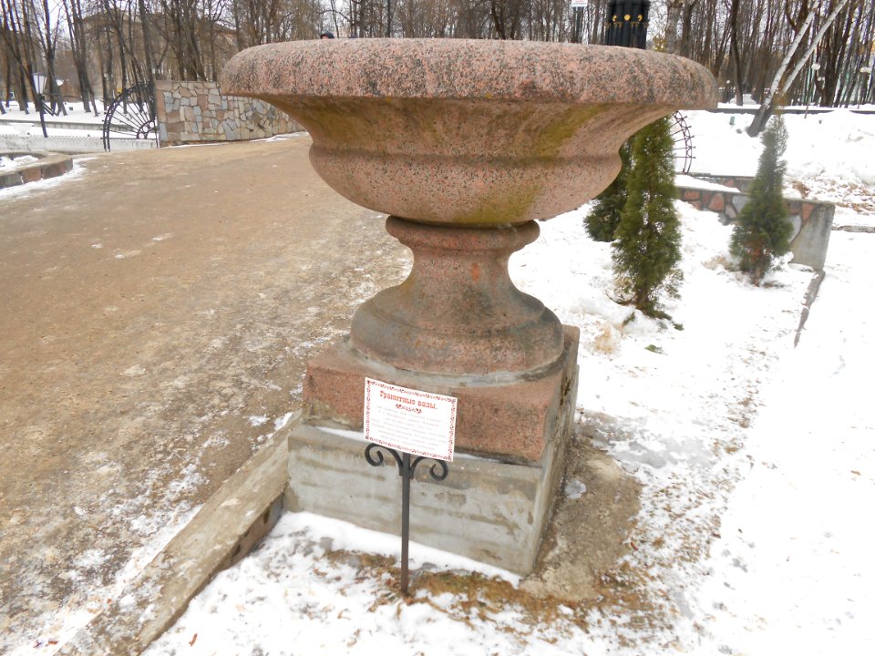Granite vases of Mikeshin - 04