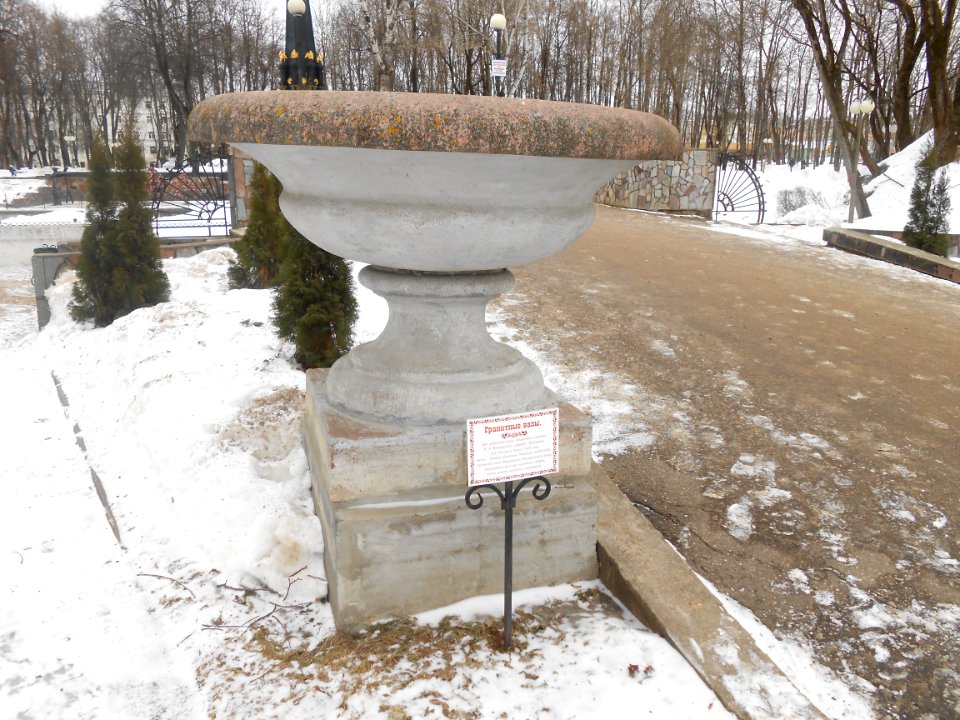 Granite vases of Mikeshin - 01