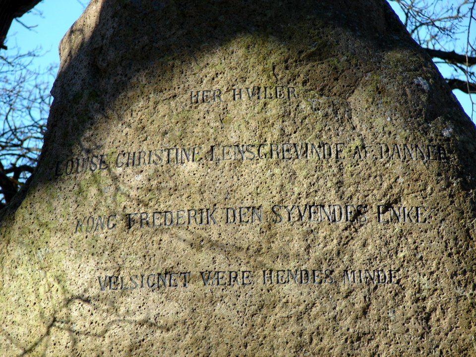 Grevinde Danners grav detalje