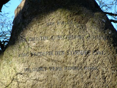 Grevinde Danners grav detalje