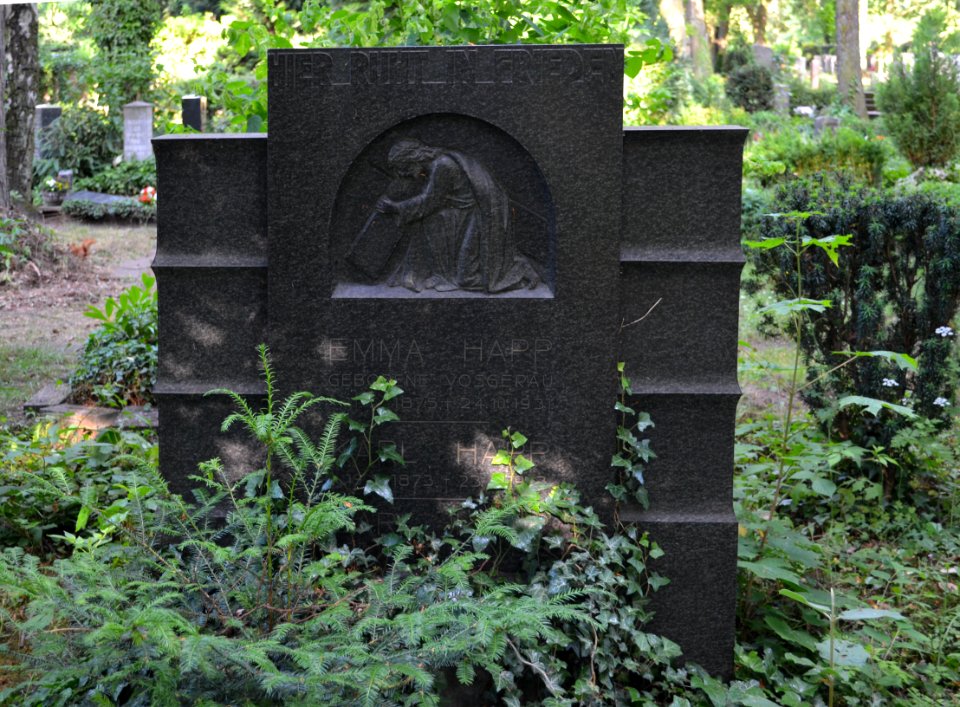 Griesheim, Friedhof, Grab E 154 Happ