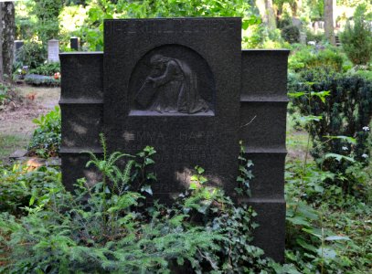 Griesheim, Friedhof, Grab E 154 Happ