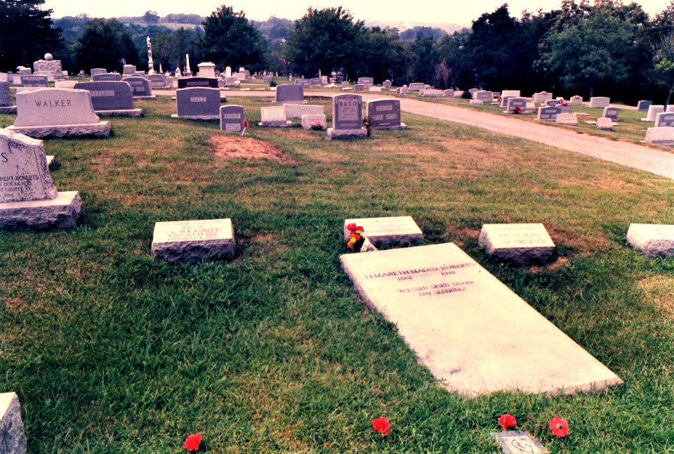 Grave of Elizabeth Madox Roberts, Springfield, Ky