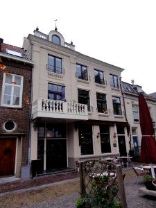 Grave Rijksmonument 17288 Markt 14