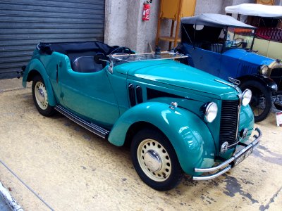 Green Austin convertible pic6
