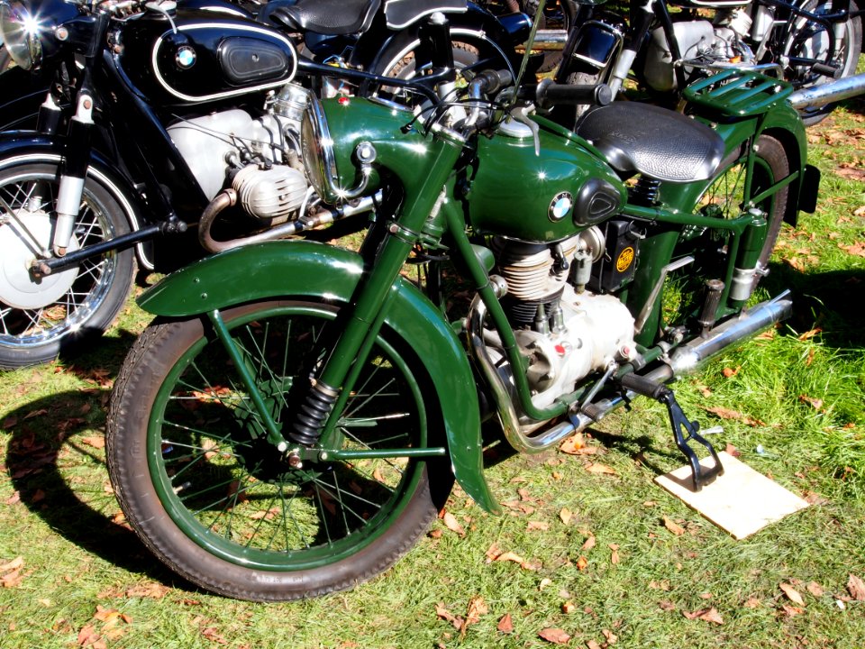 Green BMW motorcycle pic1