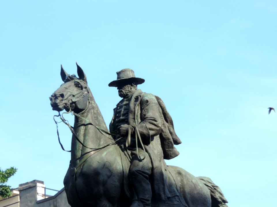 Grant statue in sunny Grant Square jeh