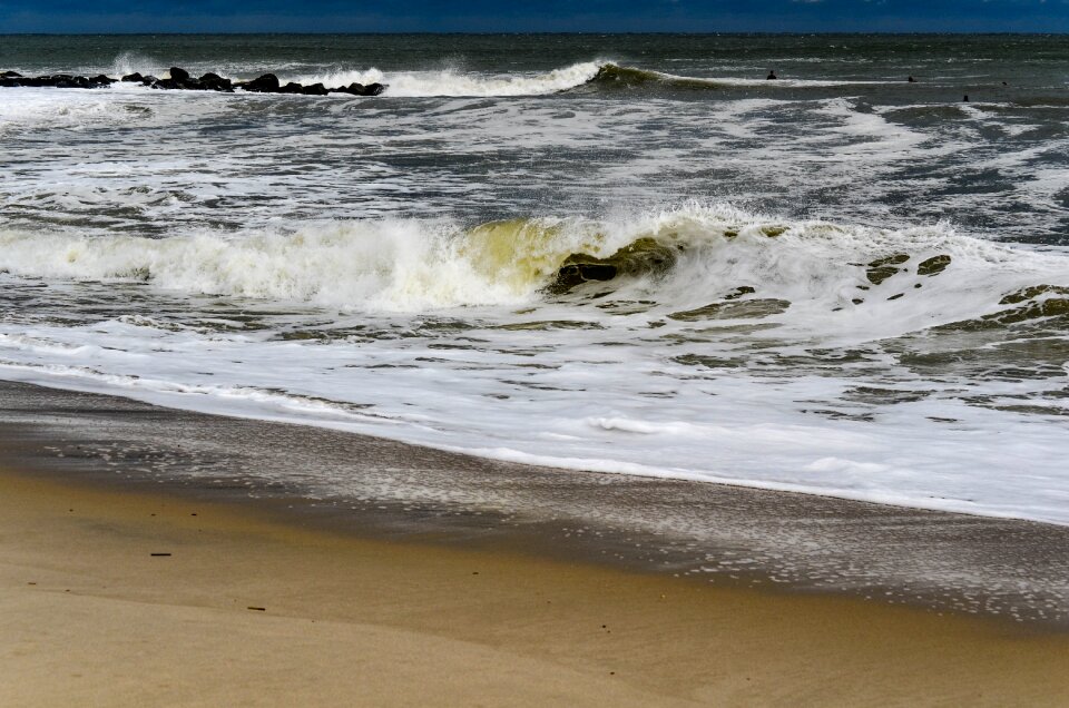 Water waves gray wave