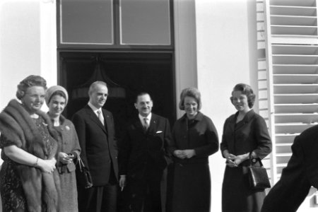 Griekse Minister-President met zijn minister en zijn vrouw op Paleis Soestdijk o, Bestanddeelnr 914-8792