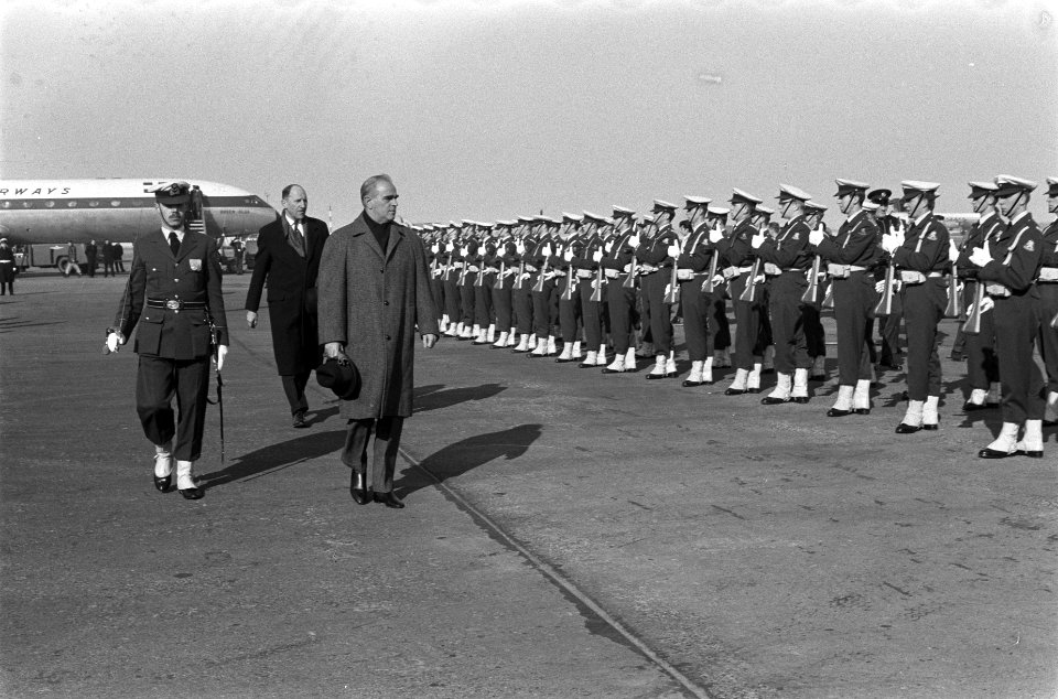 Griekse Minister President Caramanlis en Griekse Minister van Buitenlandse Zaken, Bestanddeelnr 914-8762