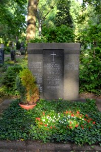 Griesheim, Friedhof, Grab E 147 Becker