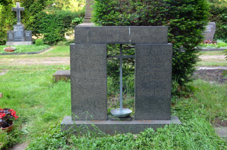 Griesheim, Friedhof, Grab B 19-20 Grünewald