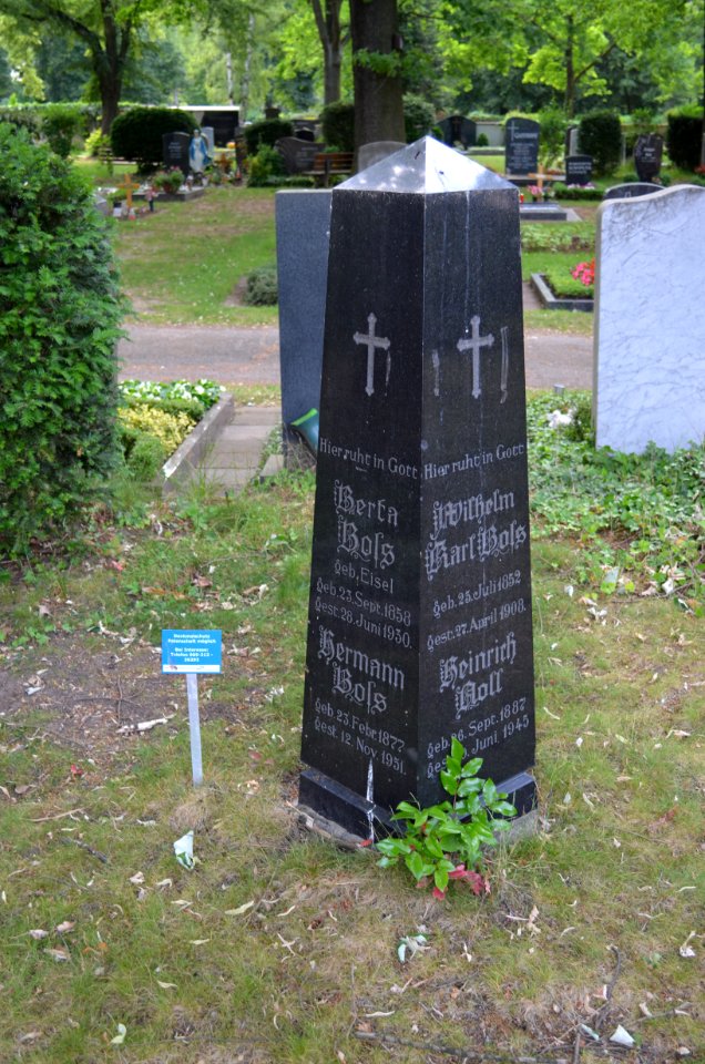 Griesheim, Friedhof, Grab A 100-101 Boss