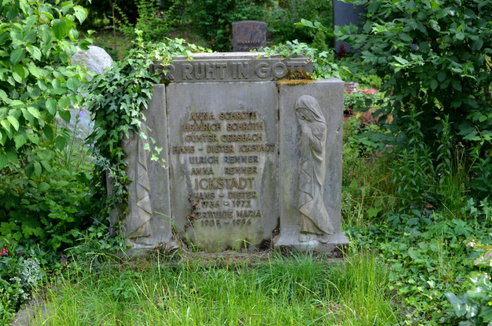 Griesheim, Friedhof, Grab D 329a Ickstadt-Schroth