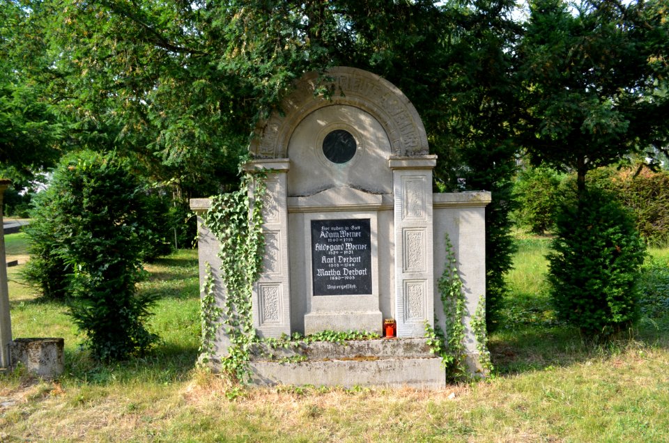 Griesheim, Friedhof, Grab D 327 Werner