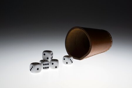 Gesellschaftsspiel gambling luck