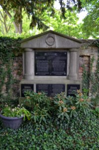 Griesheim, Friedhof, Grab C 193-194 Conrad