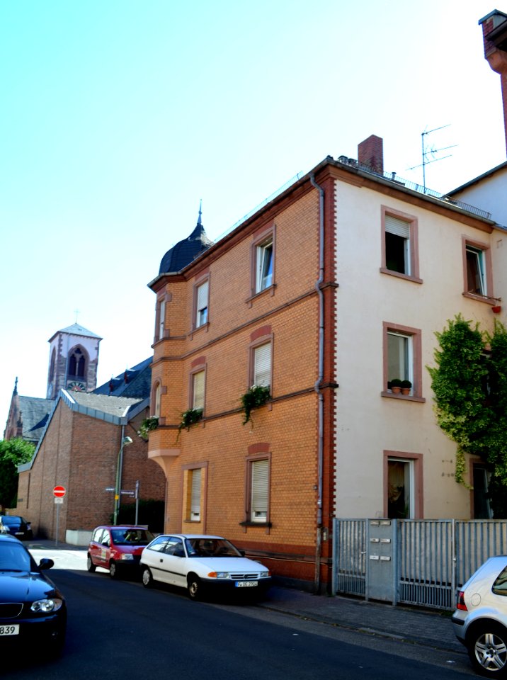 Griesheim, Auf der Beun 20 (1)