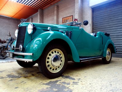 Green Austin convertible pic1