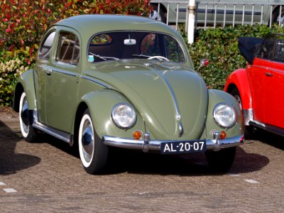 Green Volkswagen Beetle, Dutch registration AL-20-07 pic-003