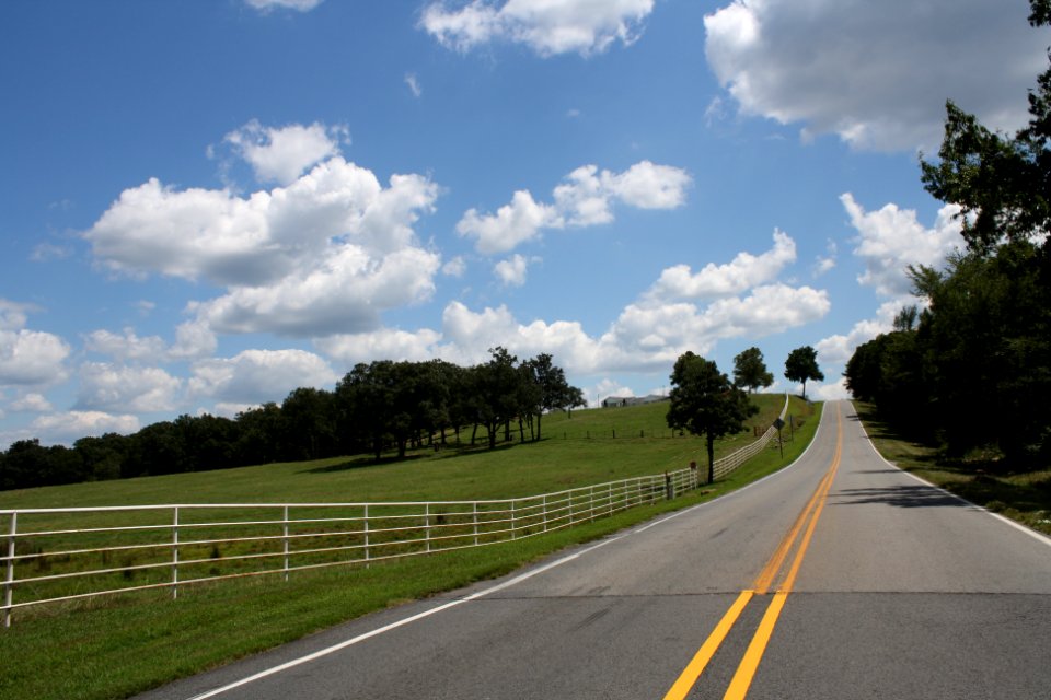 Gravesville Cut-Off Road near Bee Branch, Arkansas