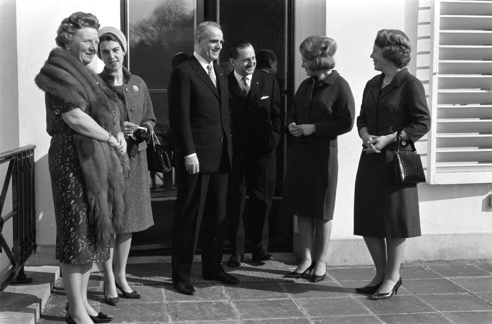 Griekse Minister-President met zijn minister en zijn vrouw op Paleis Soestdijk o, Bestanddeelnr 914-8794