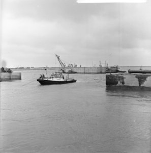 Grevelingen afgesloten vier caissons (reportage), Bestanddeelnr 913-9129