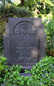 Griesheim, Friedhof, Grab E 160 Schwarz