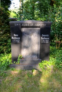 Griesheim, Friedhof, Grab E 162 Ruppel-Hartmann