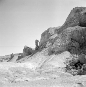 Grillige rotsformaties aan de oever van de Dode Zee, Bestanddeelnr 255-2685