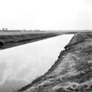 Graven en verbeteren van kanalen, aanleggen bruggen, water, essche stroom, Halde, Bestanddeelnr 160-0776