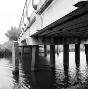 Graven en verbeteren van kanalen, aanleggen bruggen, bruggen, waterschappen, oos, Bestanddeelnr 160-0823