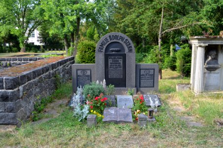 Griesheim, Friedhof, Grab D 321-322 Starck