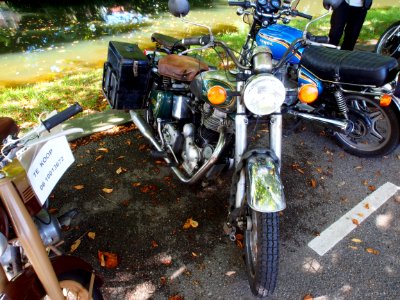 Green Royal Enfield 500 pic2