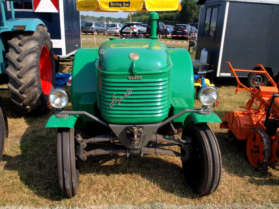 Green Styer 180 diesel pic1