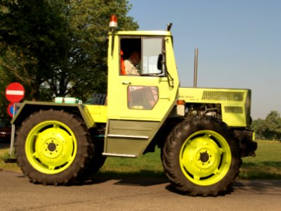 Green Mercedes Benz MB track 700S pic2 photo