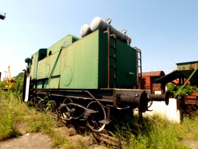 Green snow plow locomotive pic4