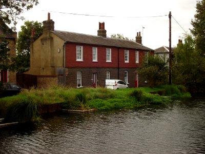Government Row Enfield Lock