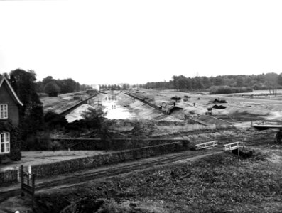 Graven en verbeteren van kanalen, aanleggen bruggen, werkzaamheden, twente-rijnk, Bestanddeelnr 160-0571